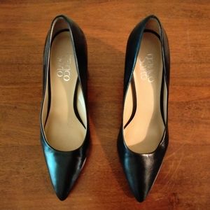 Franco Sarto black leather pointed toe pumps